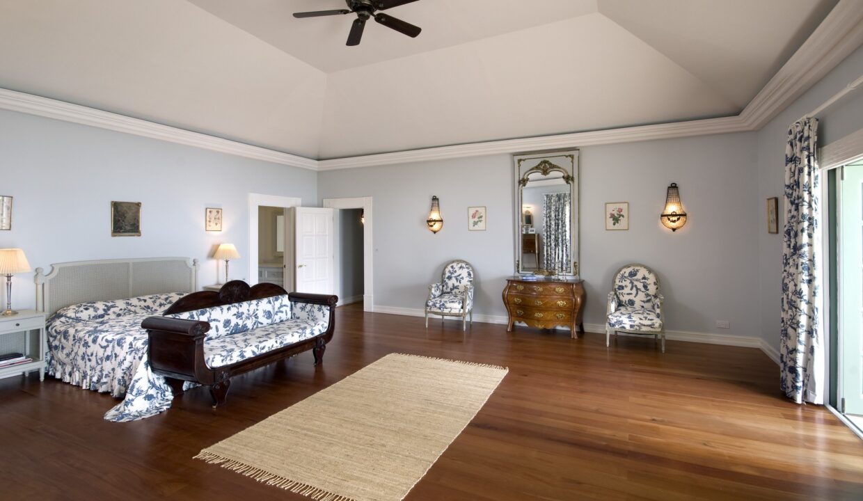 1ECDD129-1957-18F9-60CB-BFDDEEBD39F3_GABRIEL-HOUSE-ST-LUCIA-BED-1