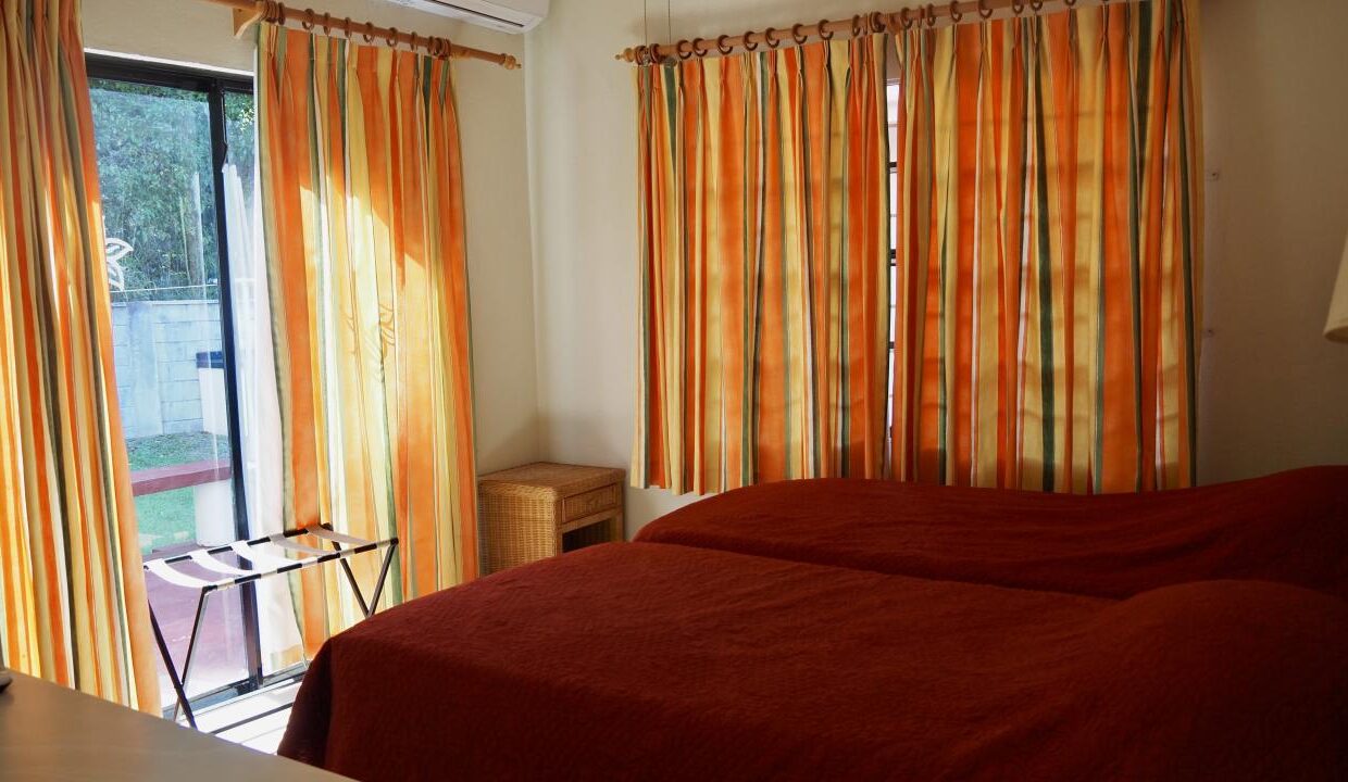 4C90F2E7-C9A4-3AE9-8AC6-6EF024118B7B_bedroom-2