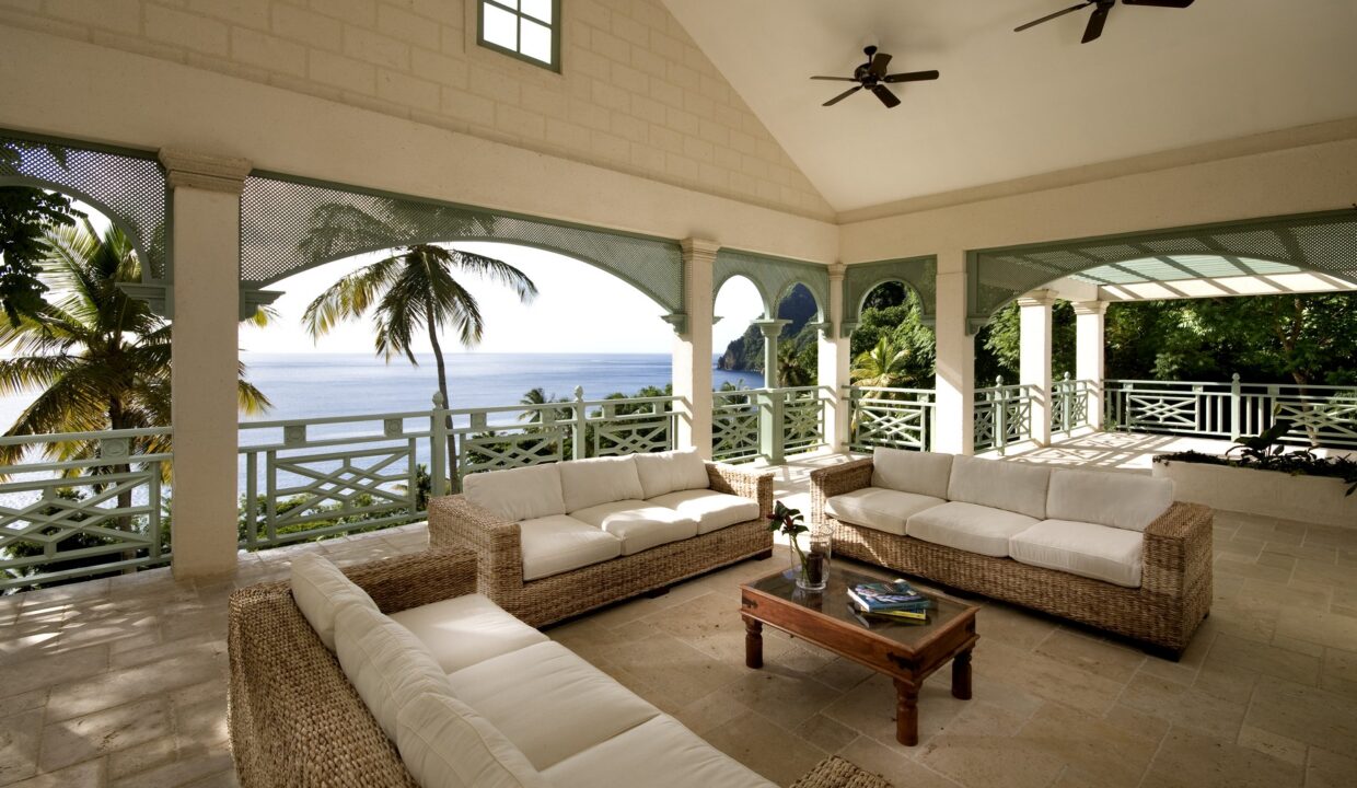 792BB077-FA92-E2F0-56C3-182B5402E13F_GABRIEL-HOUSE-ST-LUCIA-UPSTAIRS-PATIO