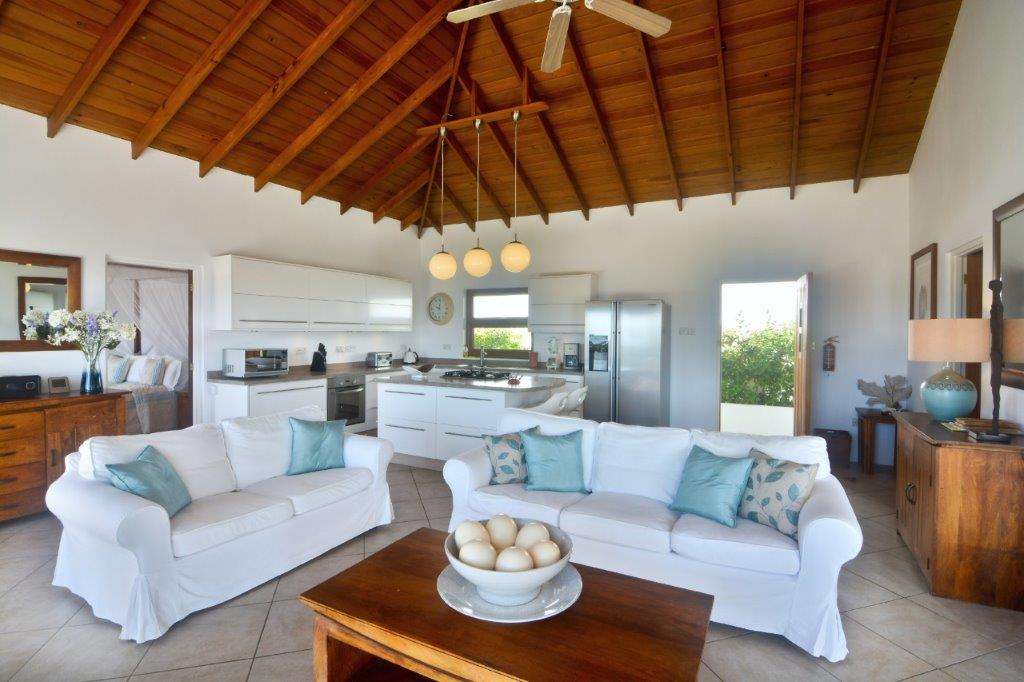 8DA4CF5C-3D4E-1A9C-B73B-0166685208C1_WID_6390ccx