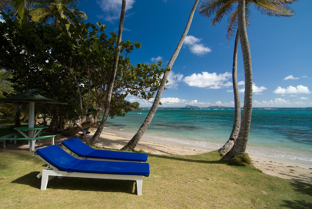 Beach_front_at_Sugar_Reef_Bequia
